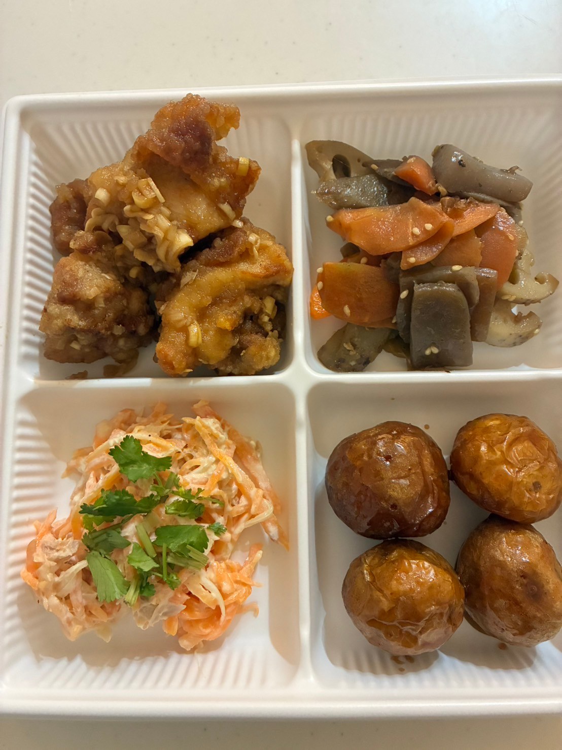 大森食堂の唐揚げと根菜の折
